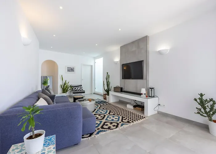 Casa Da Praca - Do Bispo, Algarve