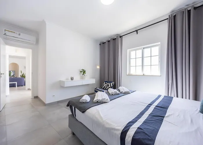 Casa Da Praca - Do Bispo, Algarve * Vila do Bispo