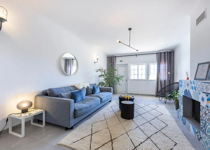 Casa Da Praca - Do Bispo, Algarve Villa