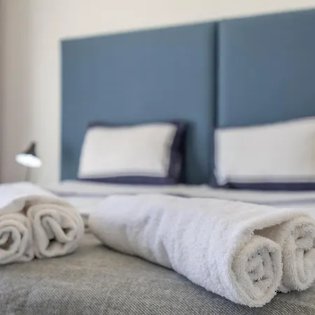 Casa Da Praca - Do Bispo, Algarve Villa *